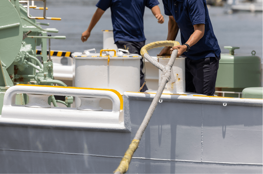 Unable to dock smoothly! The ship drifts between docking and mooring!